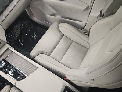 2024 Volvo XC90 Recharge Plug-In Hybrid Ultimate Bright Theme