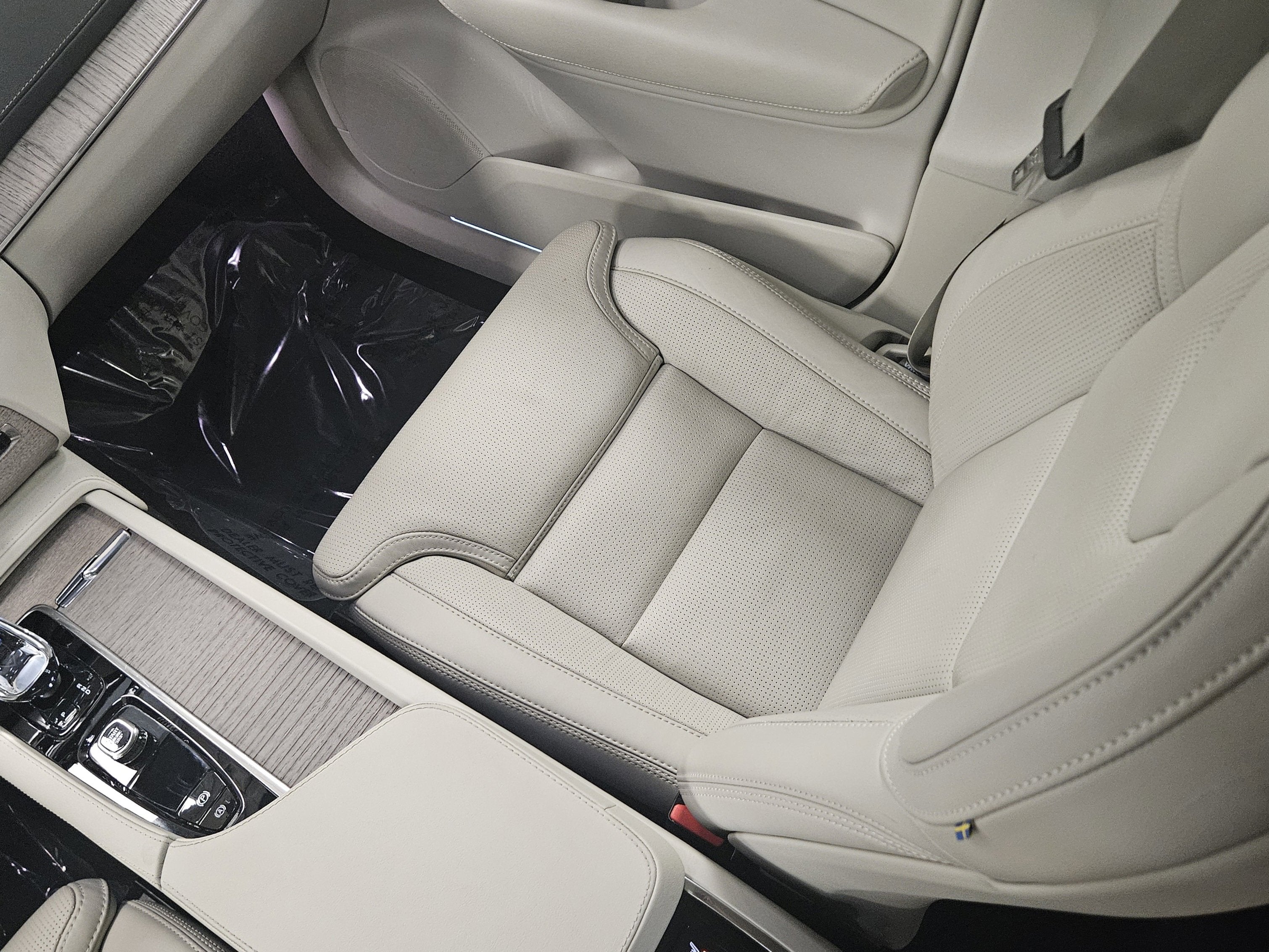 2024 Volvo XC90 Recharge Plug-In Hybrid Ultimate Bright Theme