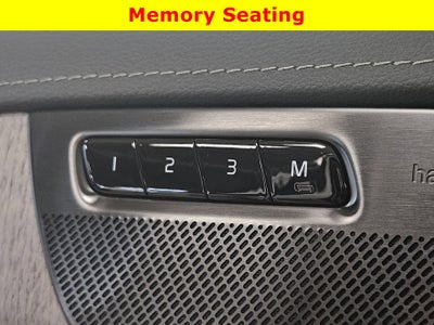 2024 Volvo XC90 Recharge Plug-In Hybrid Ultimate Bright Theme