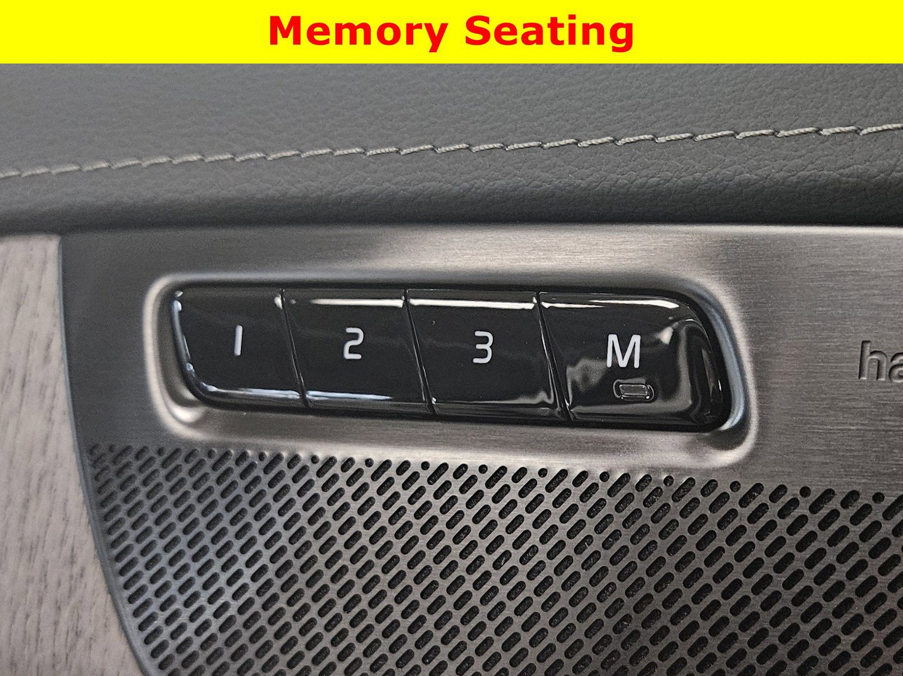 2024 Volvo XC90 Recharge Plug-In Hybrid Ultimate Bright Theme