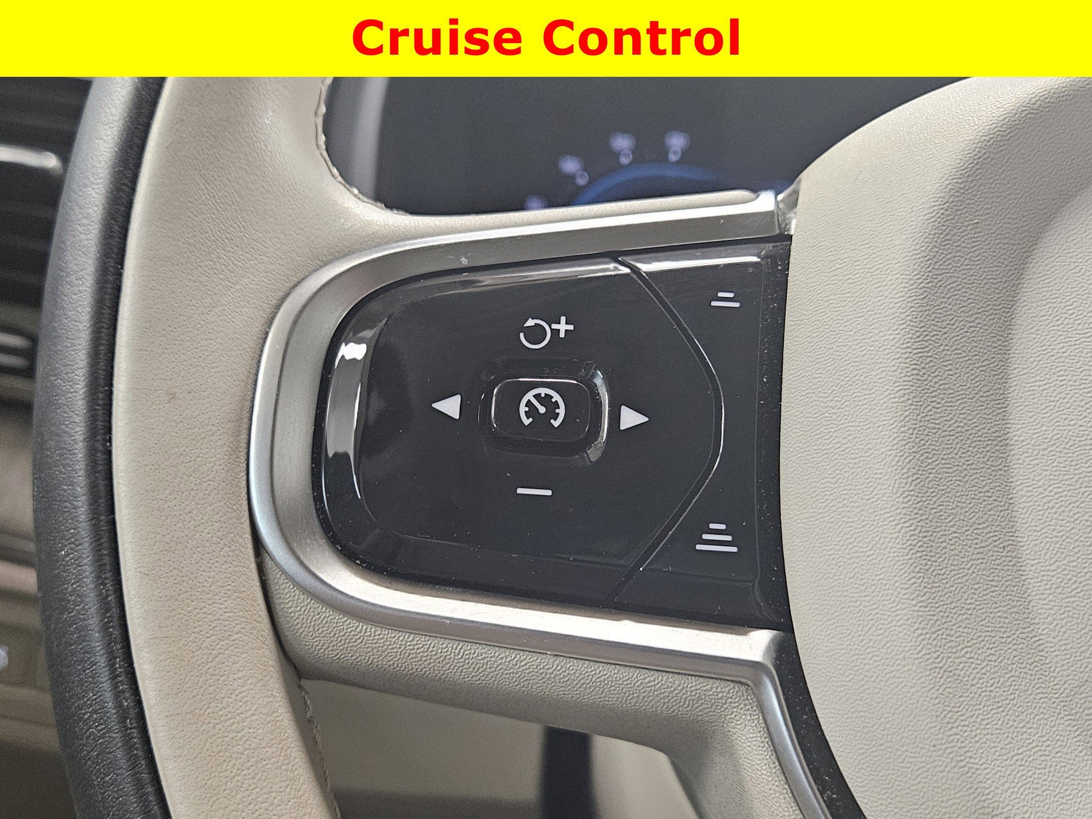 2024 Volvo XC90 Recharge Plug-In Hybrid Ultimate Bright Theme