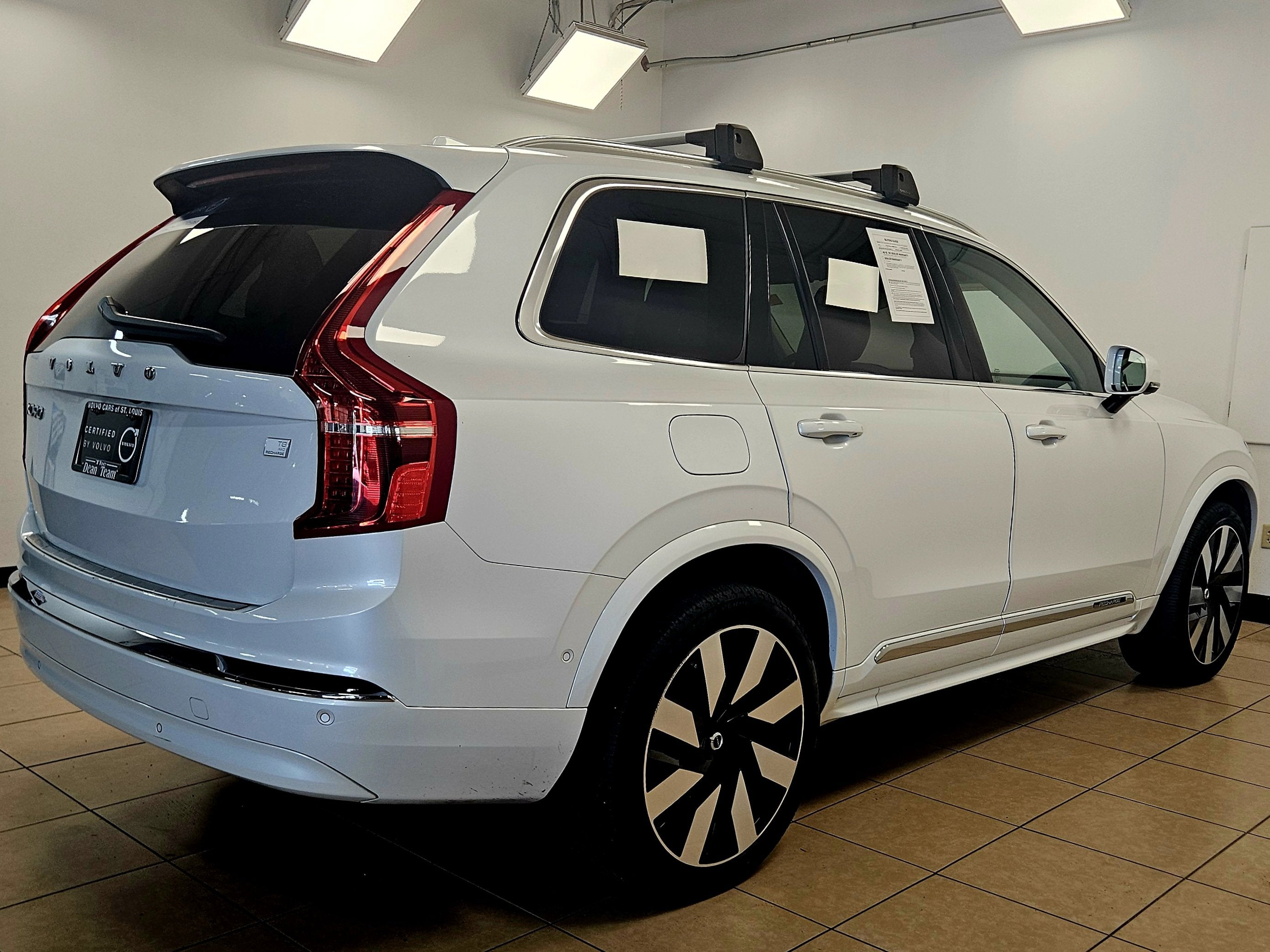 2024 Volvo XC90 Recharge Plug-In Hybrid Ultimate Bright Theme