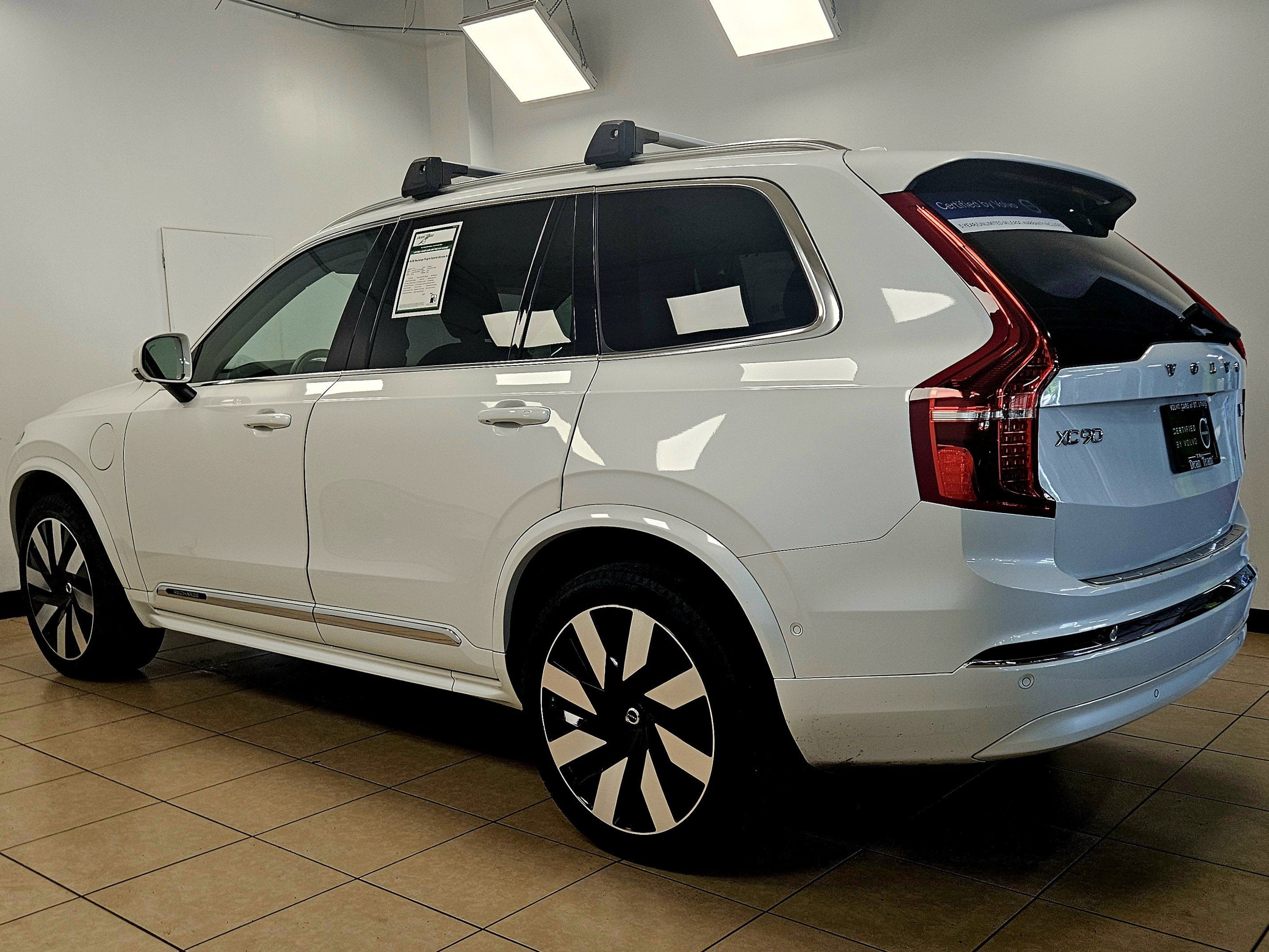 2024 Volvo XC90 Recharge Plug-In Hybrid Ultimate Bright Theme