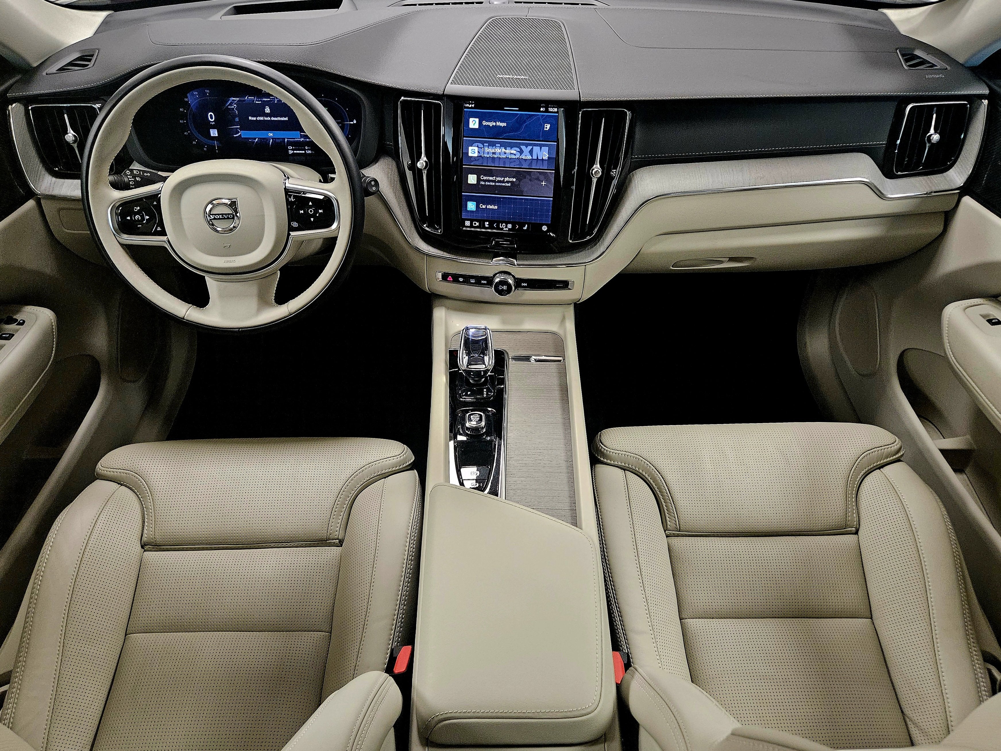 2024 Volvo XC60 Recharge Plug-In Hybrid Ultimate Dark Theme