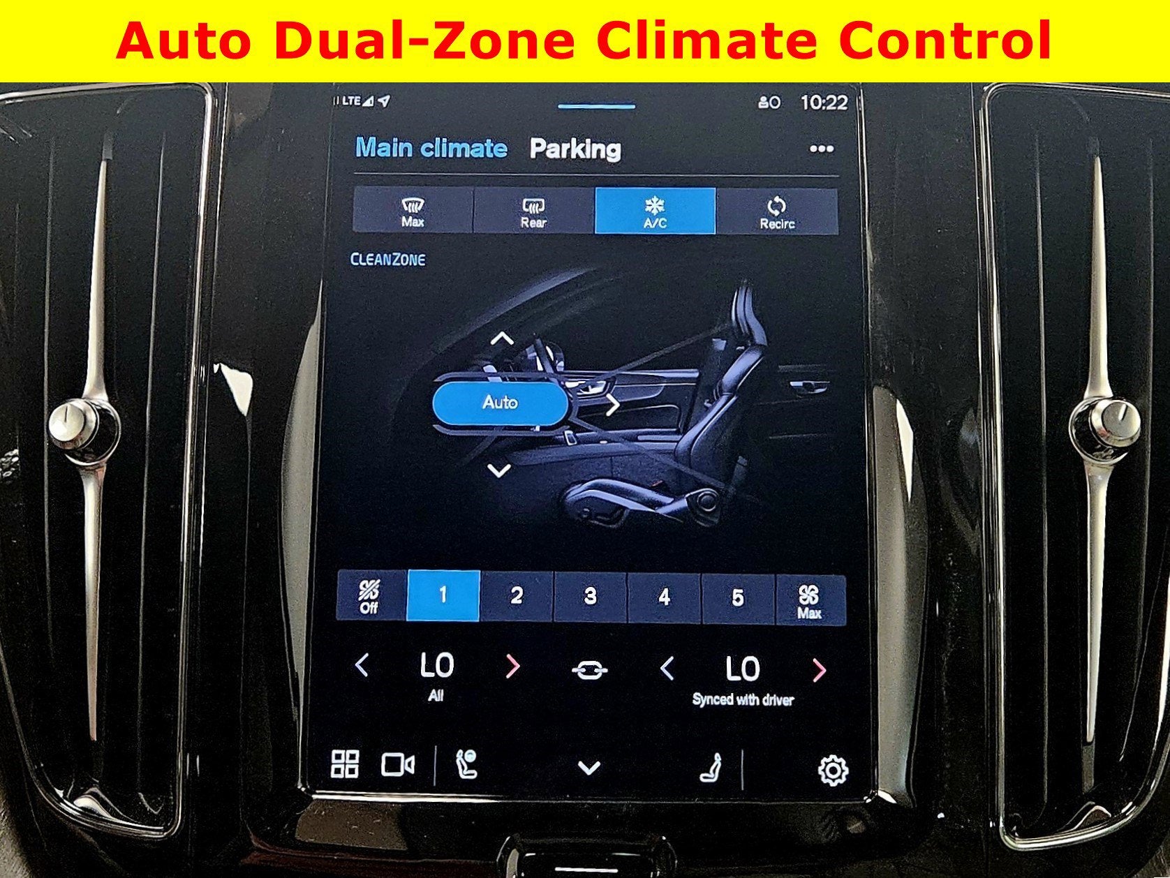 2024 Volvo XC60 Recharge Plug-In Hybrid Ultimate Dark Theme