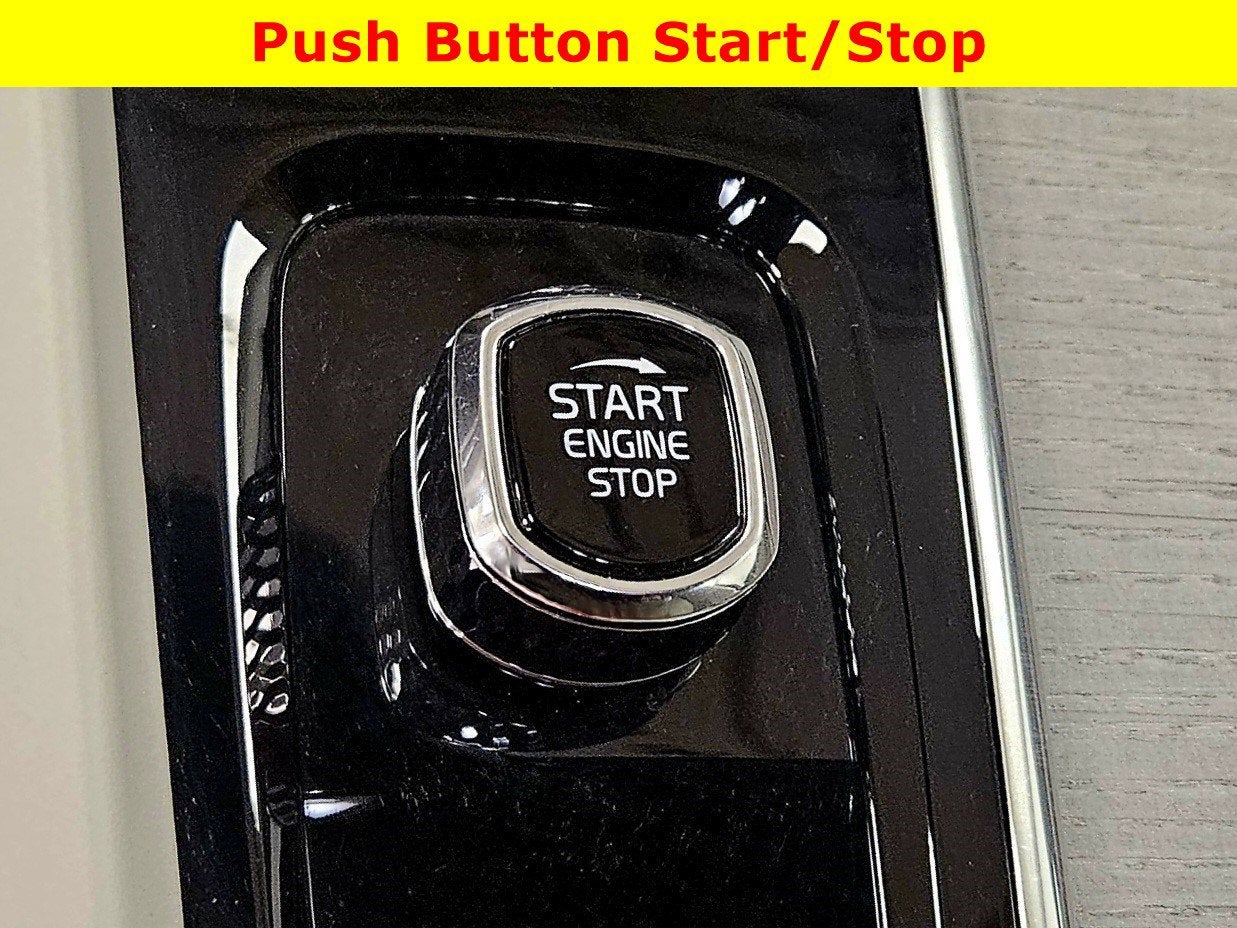 2024 Volvo XC60 Recharge Plug-In Hybrid Ultimate Dark Theme