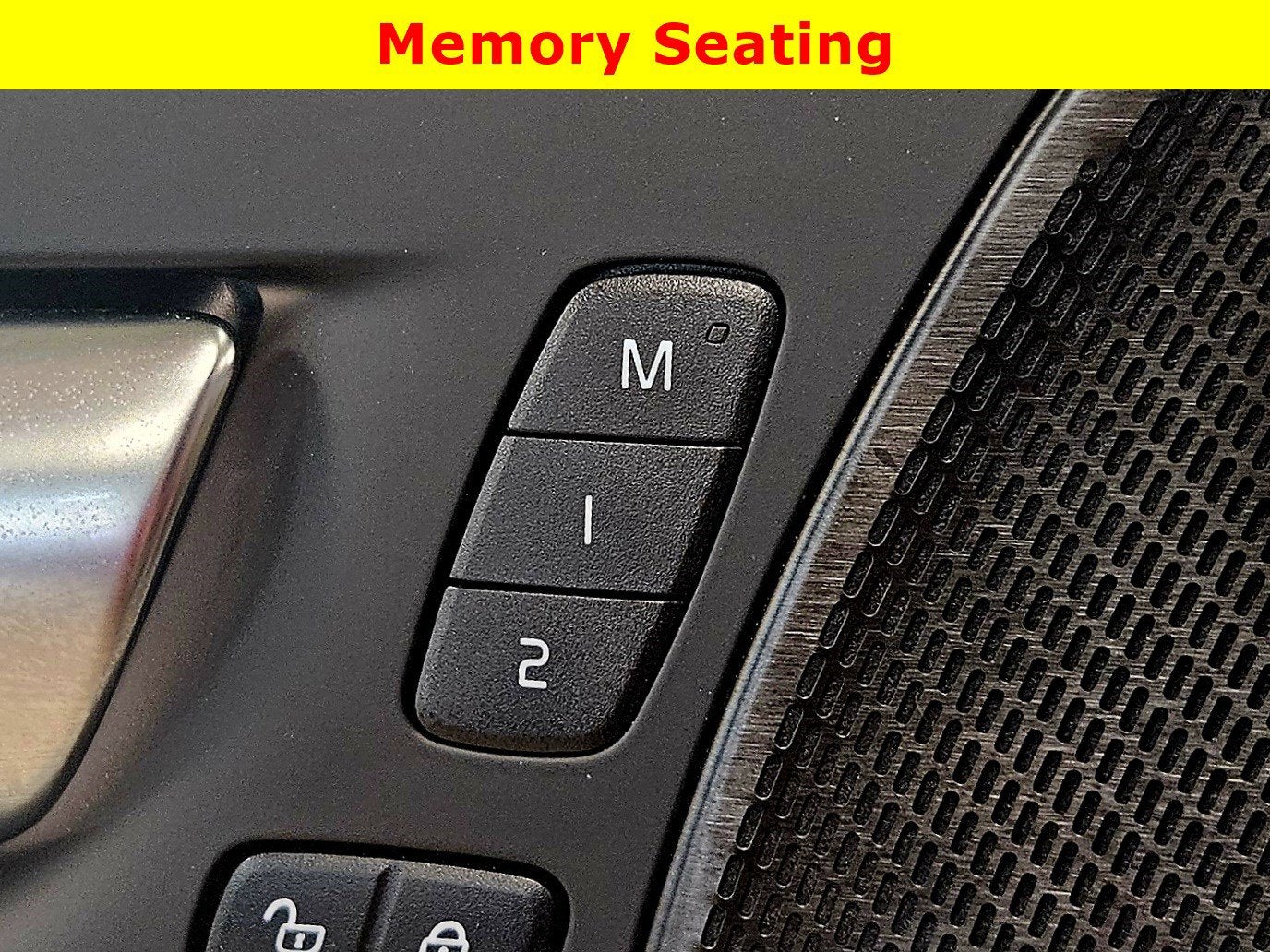 2024 Volvo XC60 Recharge Plug-In Hybrid Ultimate Dark Theme