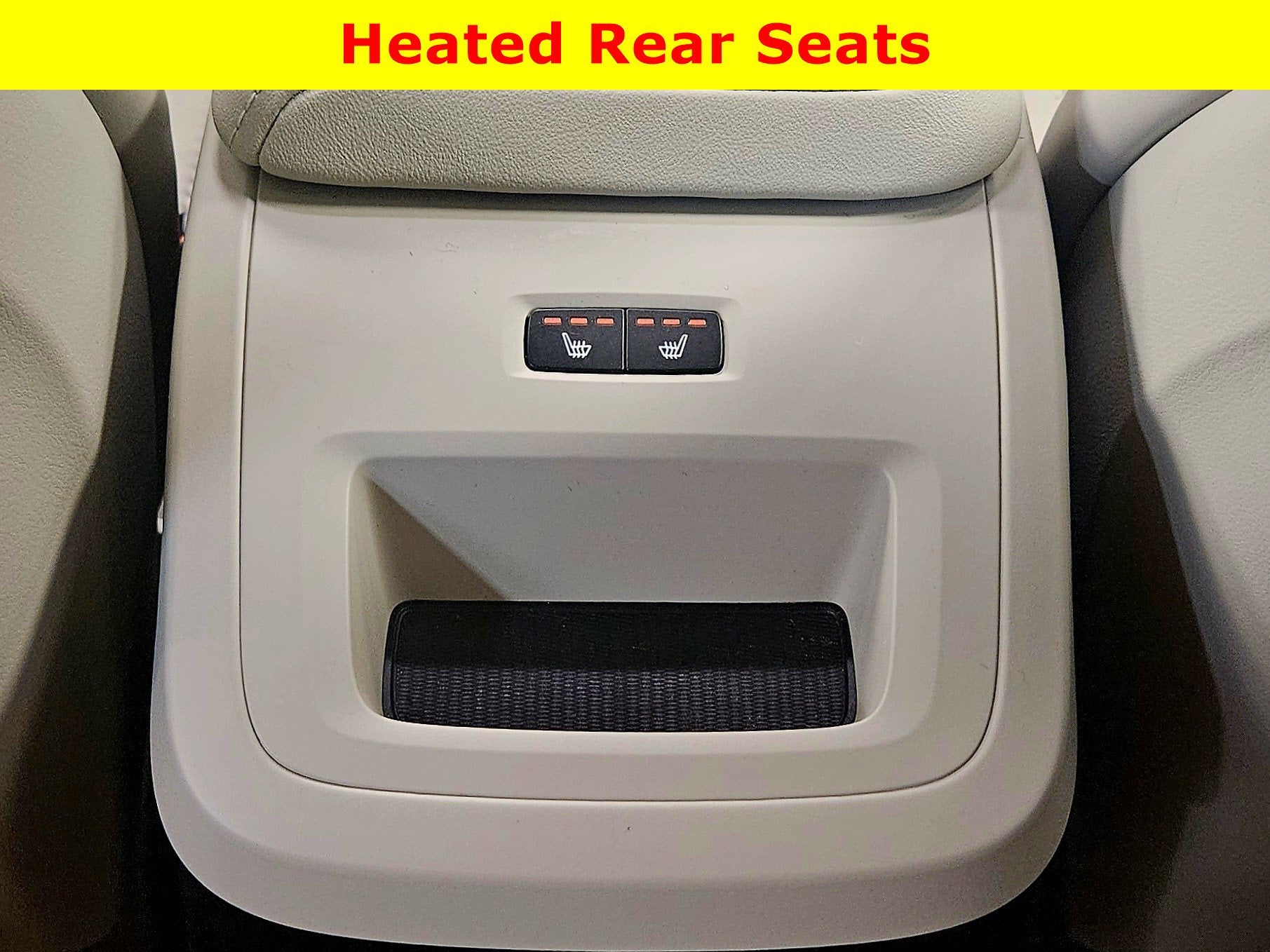 2024 Volvo XC60 Recharge Plug-In Hybrid Ultimate Dark Theme