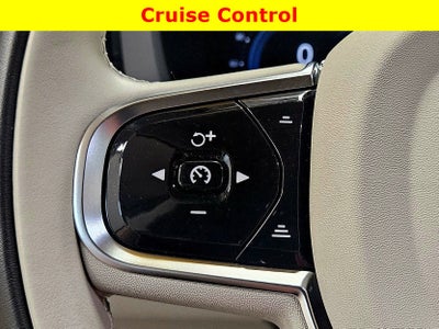 2024 Volvo XC60 Recharge Plug-In Hybrid Ultimate Dark Theme