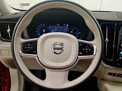 2024 Volvo XC60 Recharge Plug-In Hybrid Ultimate Dark Theme