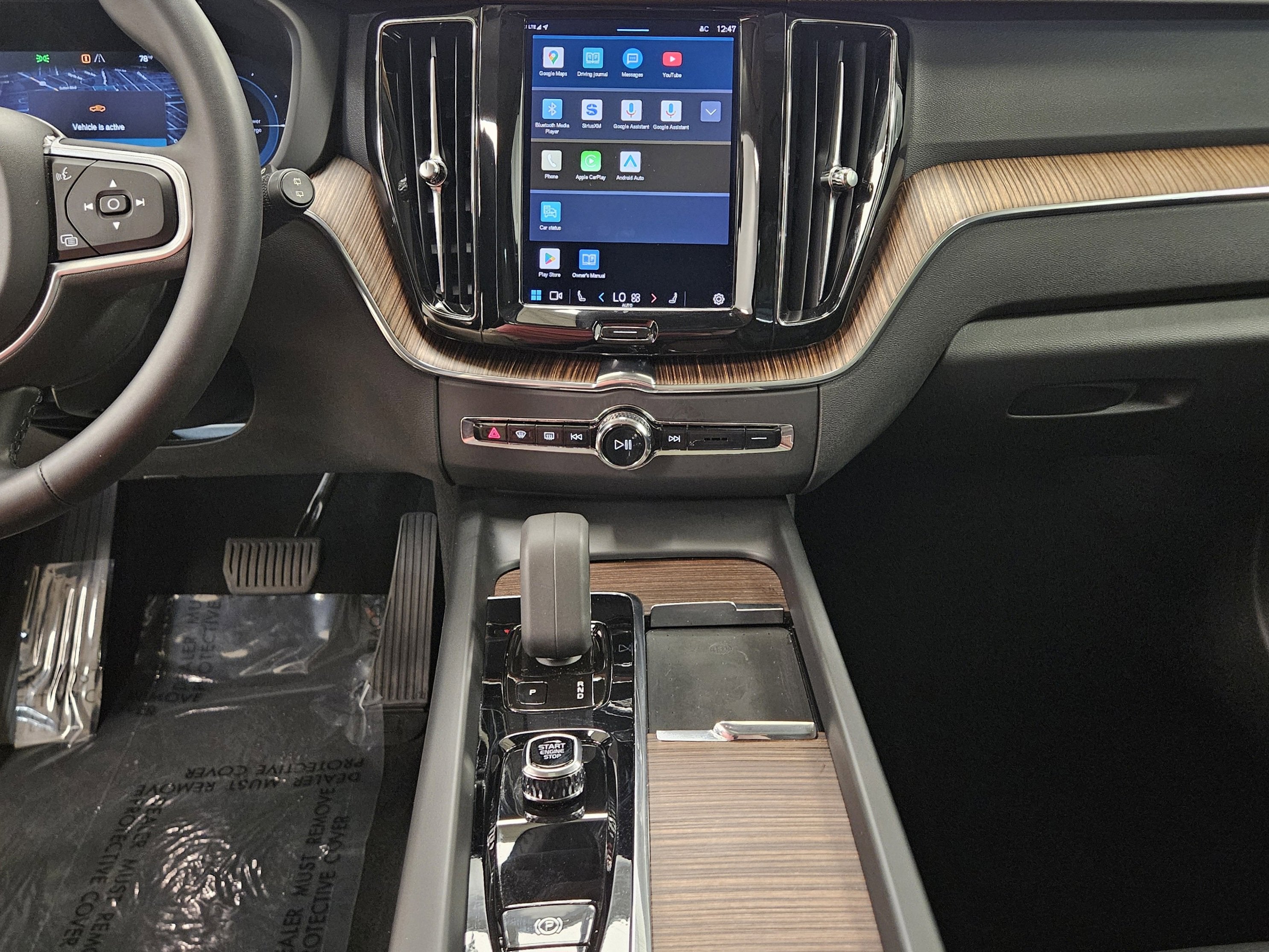 2022 Volvo XC60 Recharge Plug-In Hybrid Inscription Expression