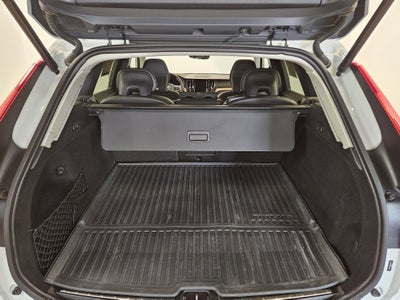 2022 Volvo XC60 Recharge Plug-In Hybrid Inscription Expression