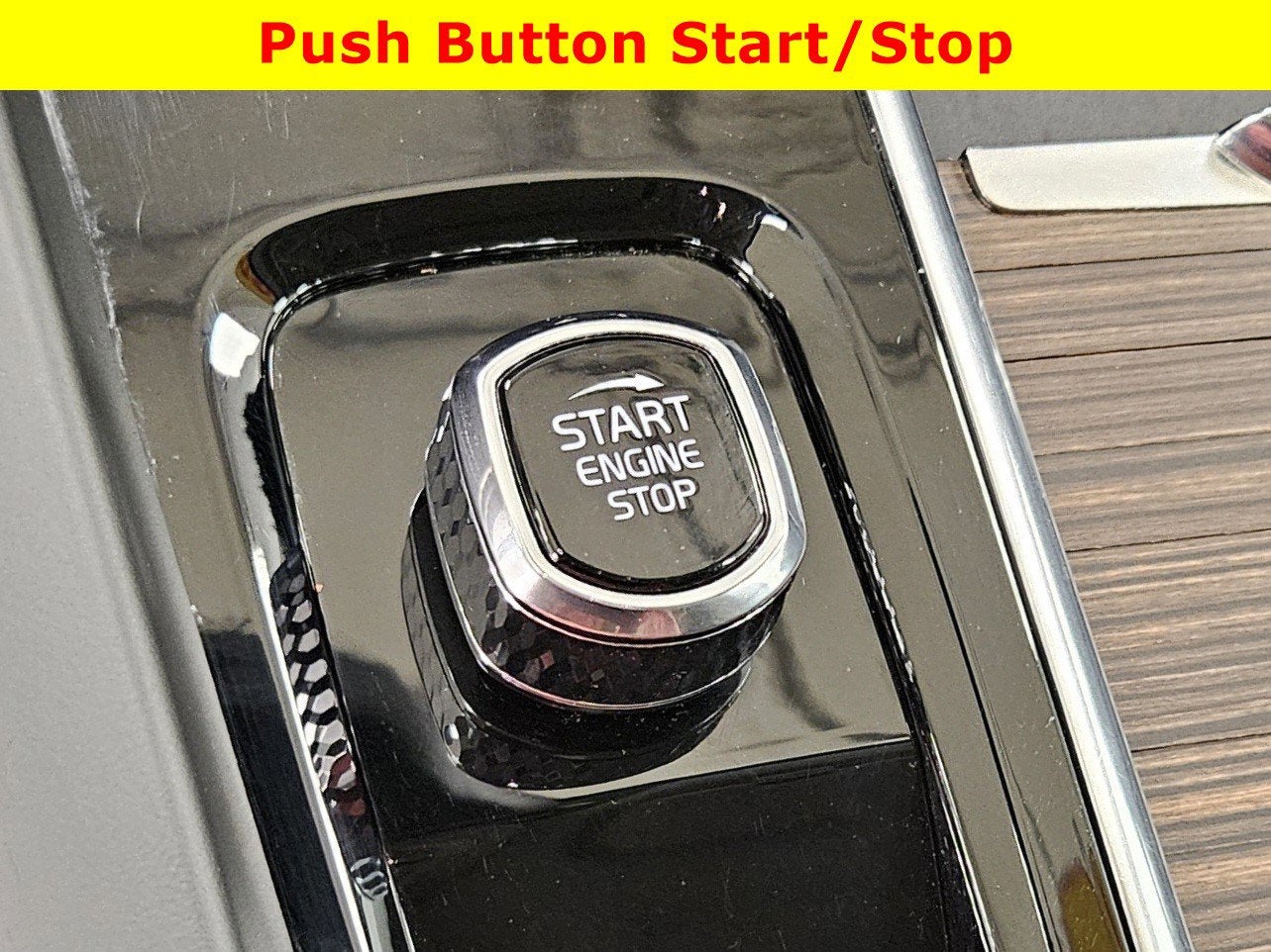 2022 Volvo XC60 Recharge Plug-In Hybrid Inscription Expression