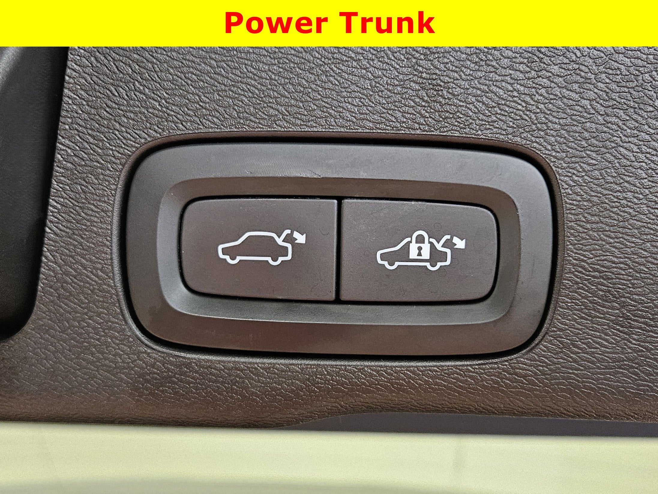 2022 Volvo XC60 Recharge Plug-In Hybrid Inscription Expression