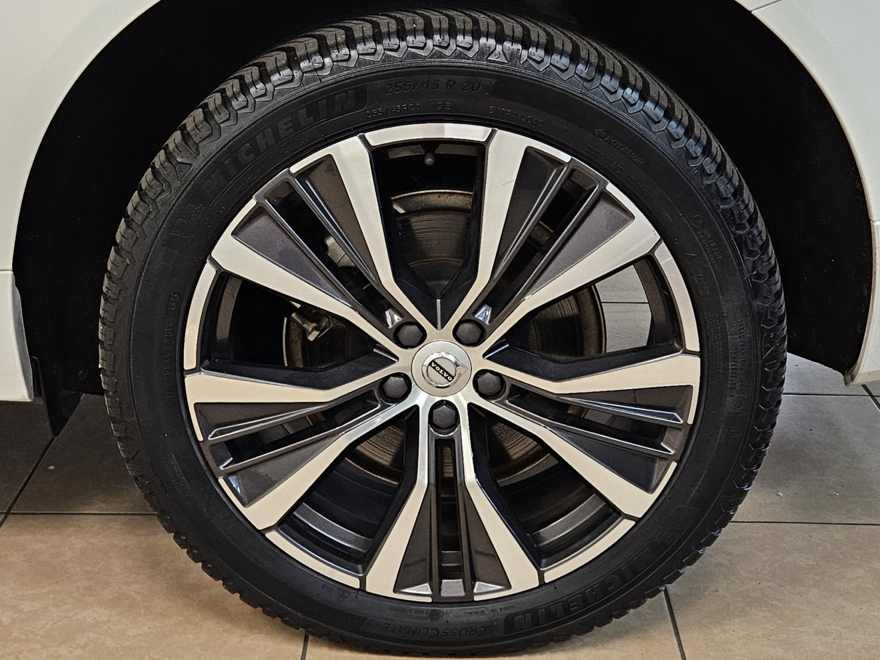 2022 Volvo XC60 Recharge Plug-In Hybrid Inscription Expression