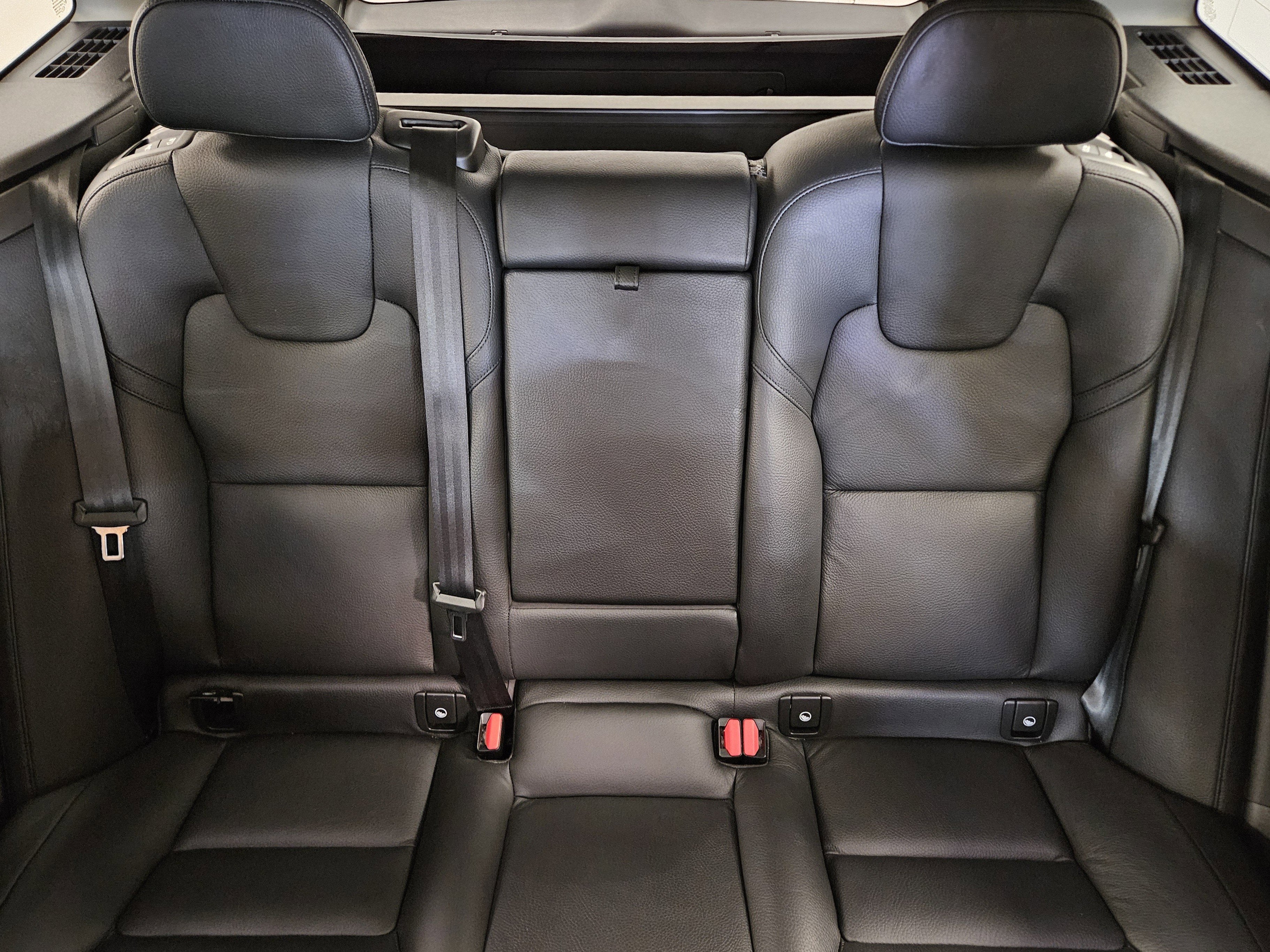 2022 Volvo XC60 Recharge Plug-In Hybrid Inscription Expression