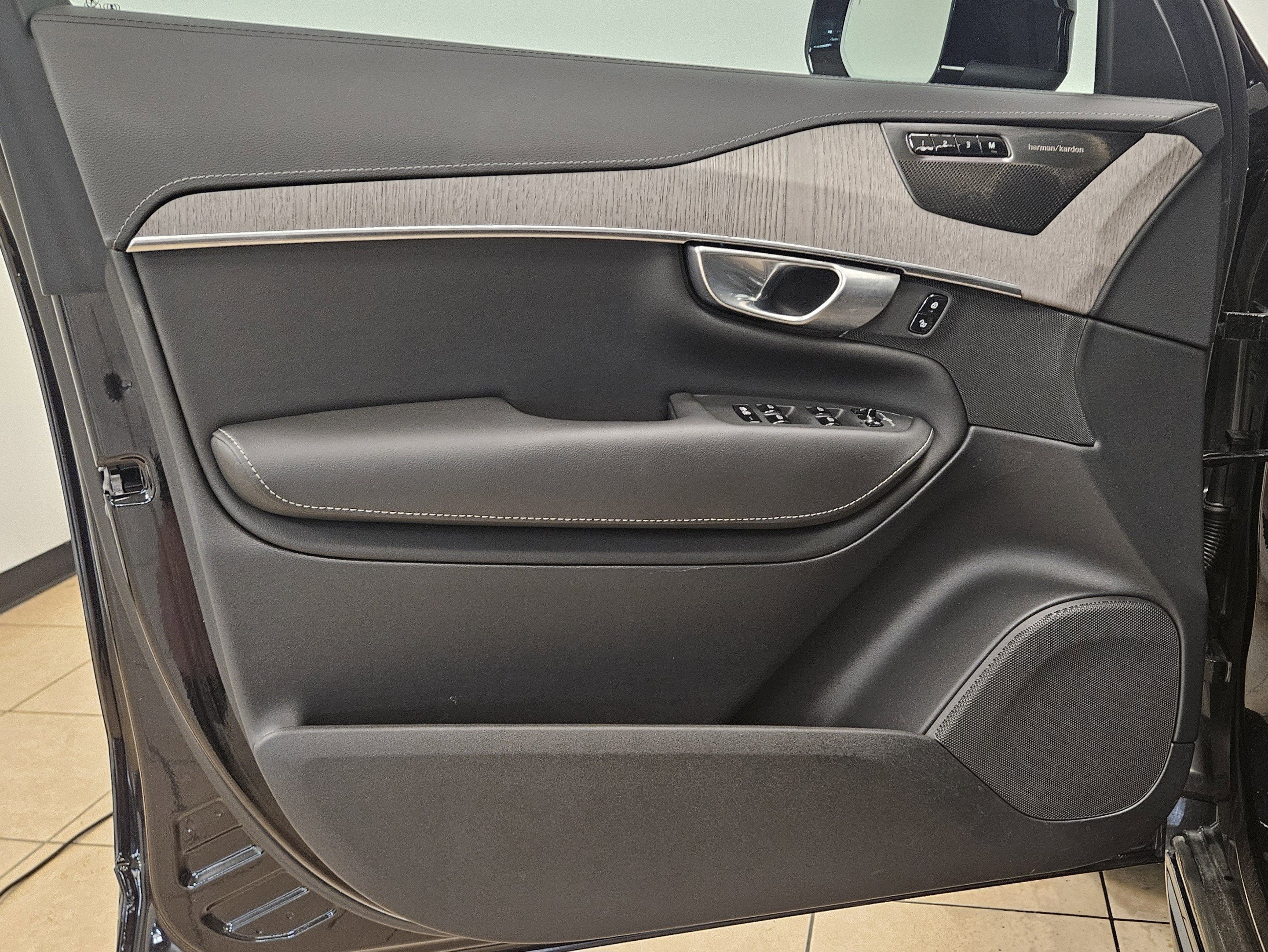 2024 Volvo XC90 Recharge Plug-In Hybrid Ultimate