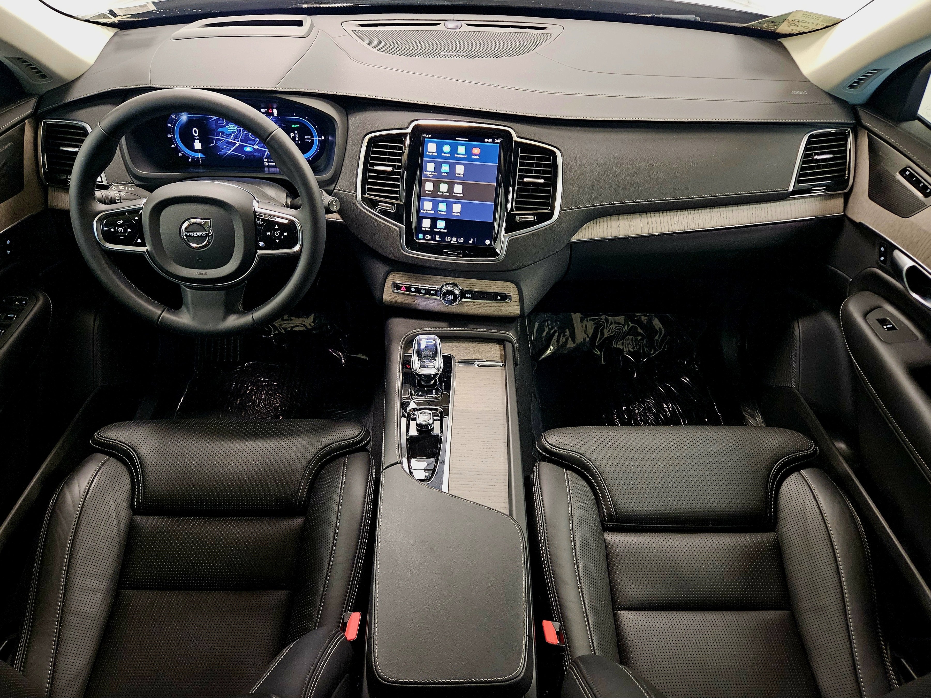 2024 Volvo XC90 Recharge Plug-In Hybrid Ultimate