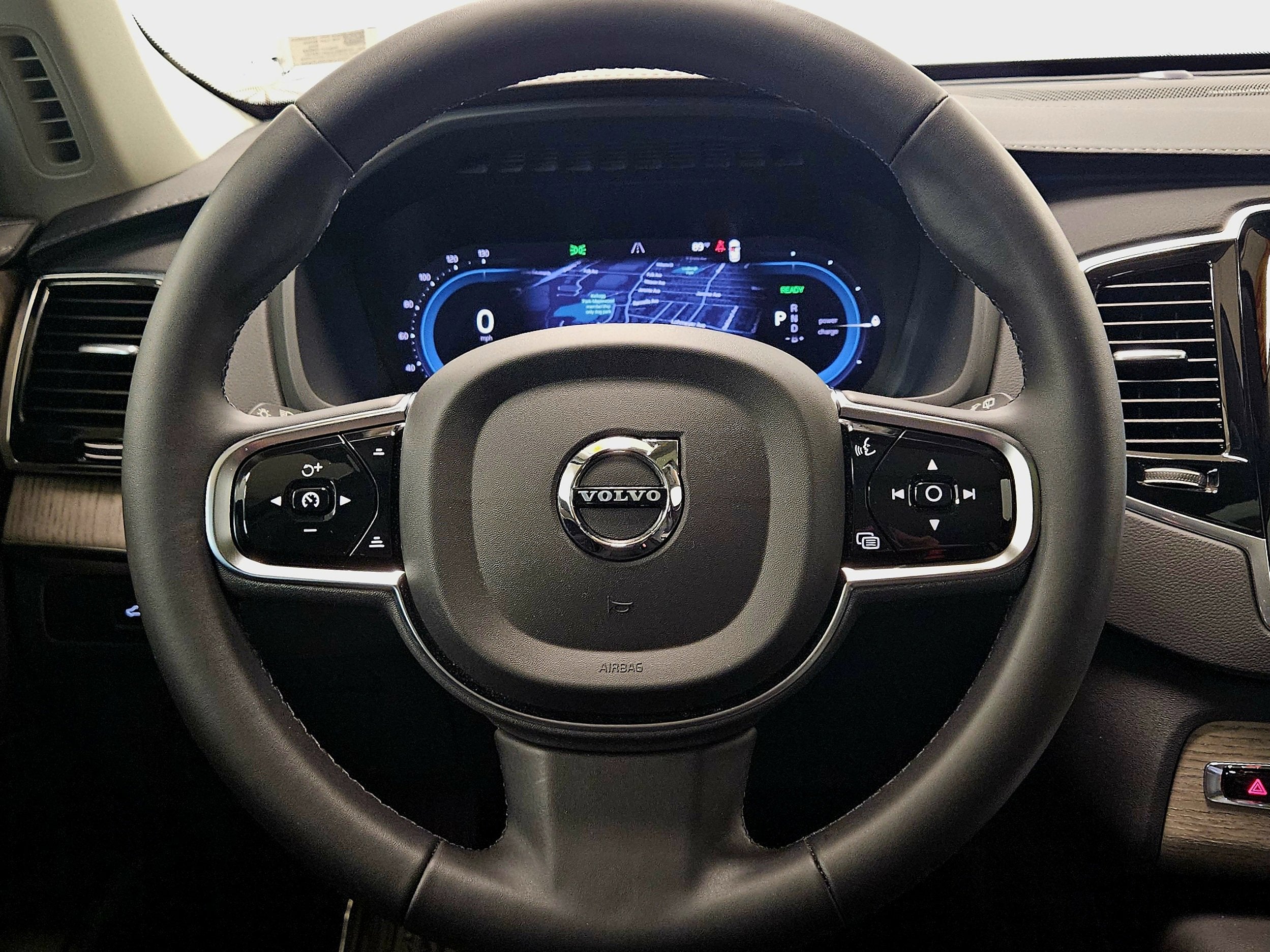 2024 Volvo XC90 Recharge Plug-In Hybrid Ultimate