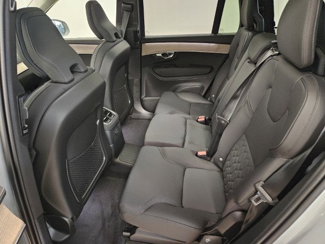 2025 Volvo XC90 Plug-In Hybrid Plus