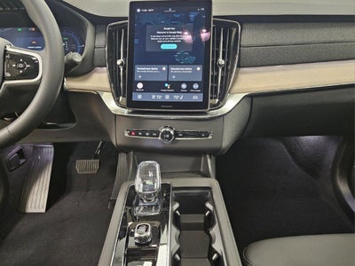 2025 Volvo XC90 Plug-In Hybrid Plus