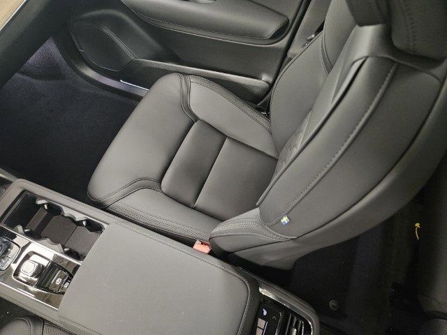 2025 Volvo XC90 Plug-In Hybrid Plus