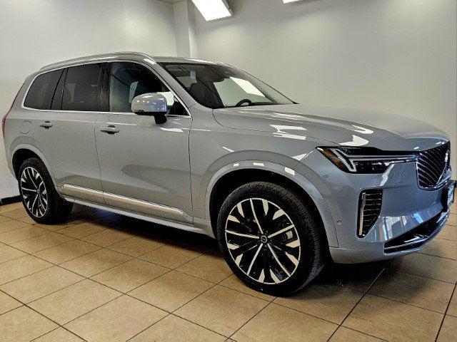 2025 Volvo XC90 Plug-In Hybrid Plus