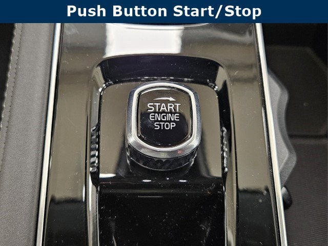 2025 Volvo XC90 Plug-In Hybrid Plus