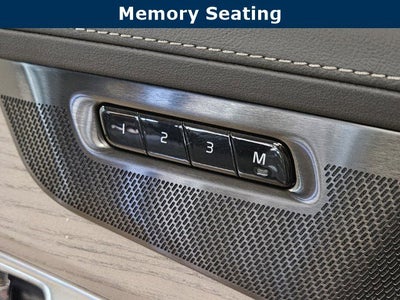 2025 Volvo XC90 Plug-In Hybrid Plus