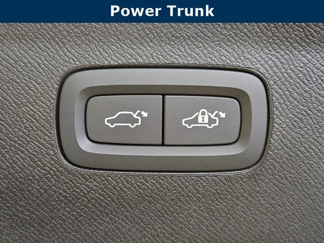 2025 Volvo XC90 Plug-In Hybrid Plus