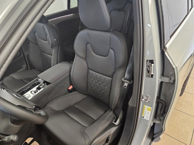 2025 Volvo XC90 Plug-In Hybrid Plus