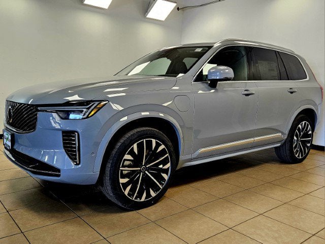 2025 Volvo XC90 Plug-In Hybrid Plus