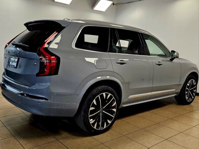 2025 Volvo XC90 Plug-In Hybrid Plus
