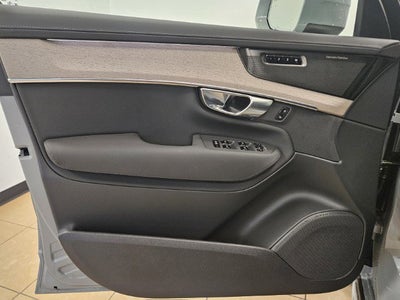 2025 Volvo XC90 Plug-In Hybrid Plus