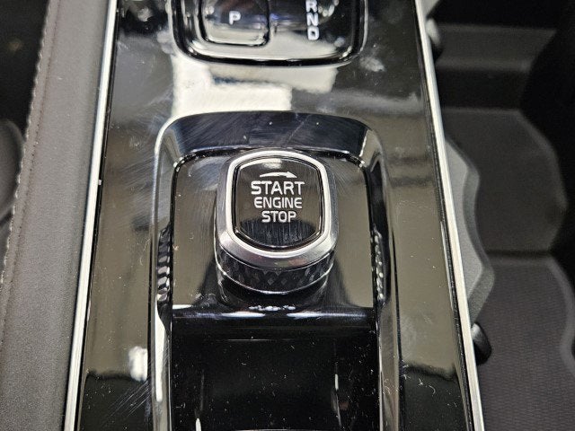 2025 Volvo XC90 Plug-In Hybrid Plus