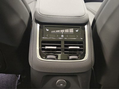 2025 Volvo XC90 Plug-In Hybrid Plus