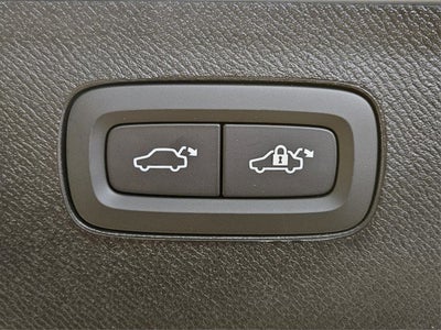 2025 Volvo XC90 Plug-In Hybrid Plus