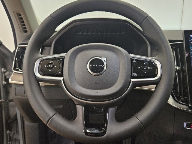 2025 Volvo XC90 Plug-In Hybrid Plus