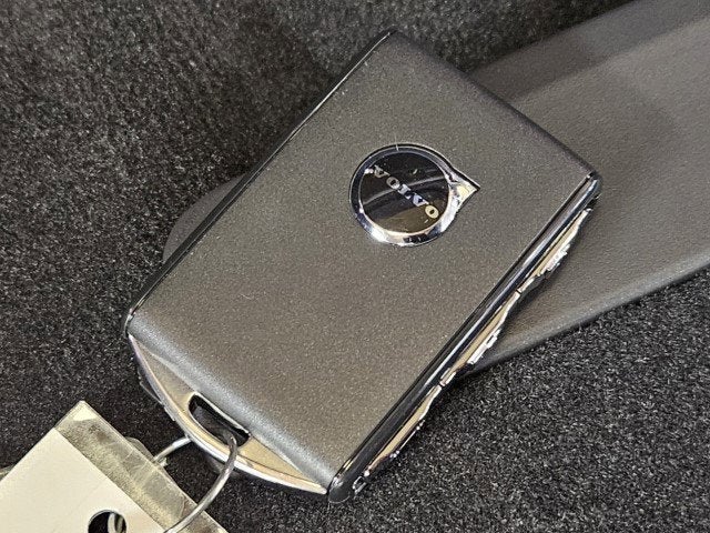 2025 Volvo XC90 Plug-In Hybrid Plus