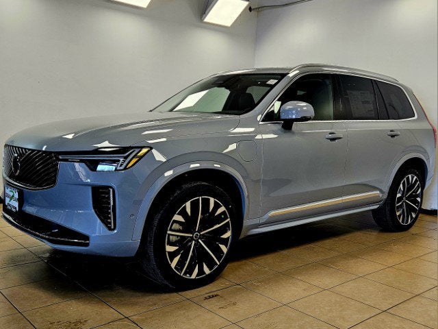 2025 Volvo XC90 Plug-In Hybrid Plus