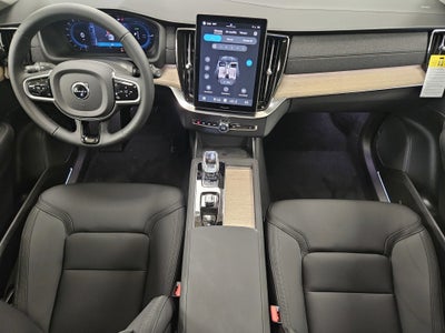 2025 Volvo XC90 Plug-In Hybrid Plus