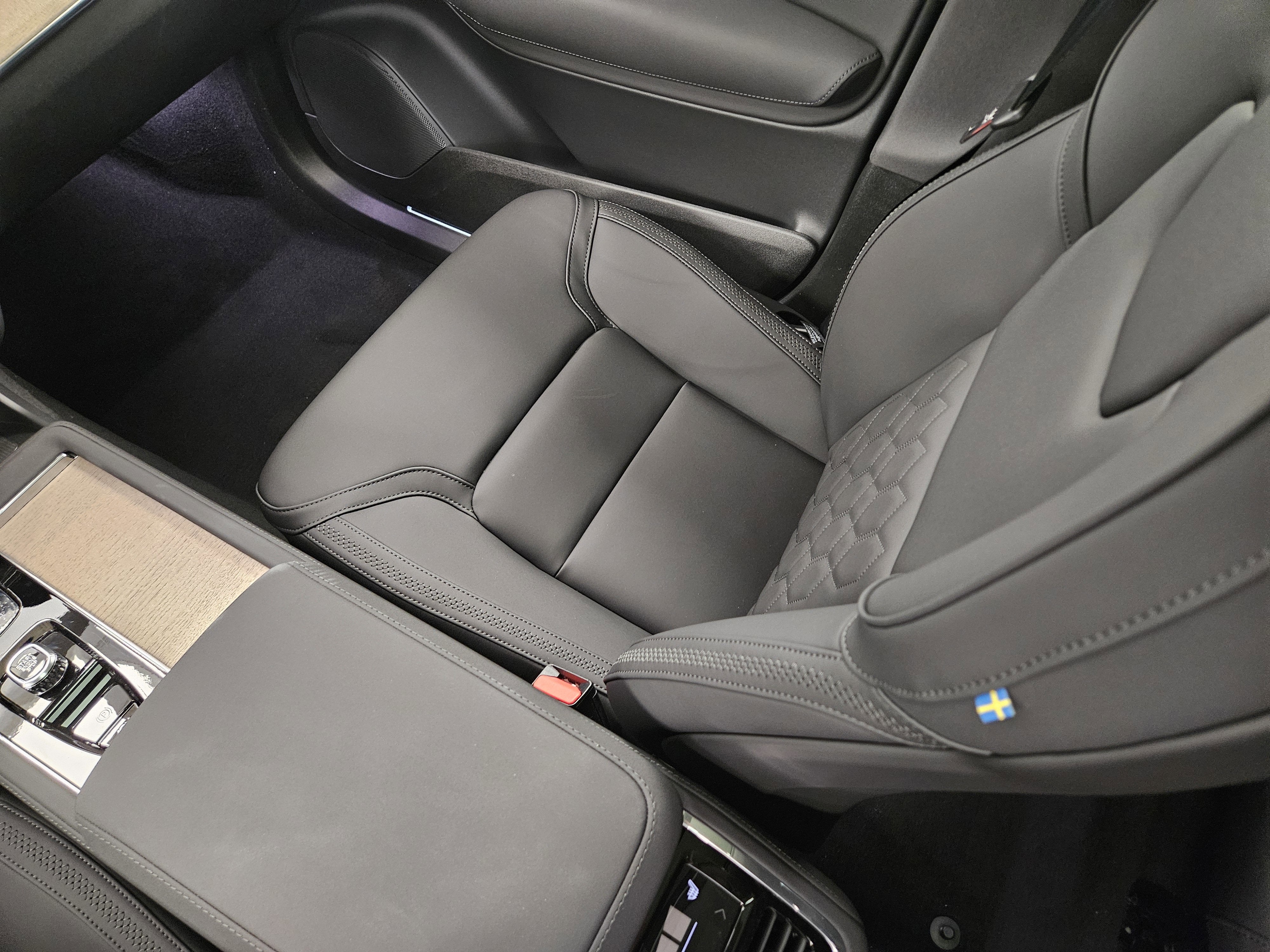 2025 Volvo XC90 Plug-In Hybrid Plus