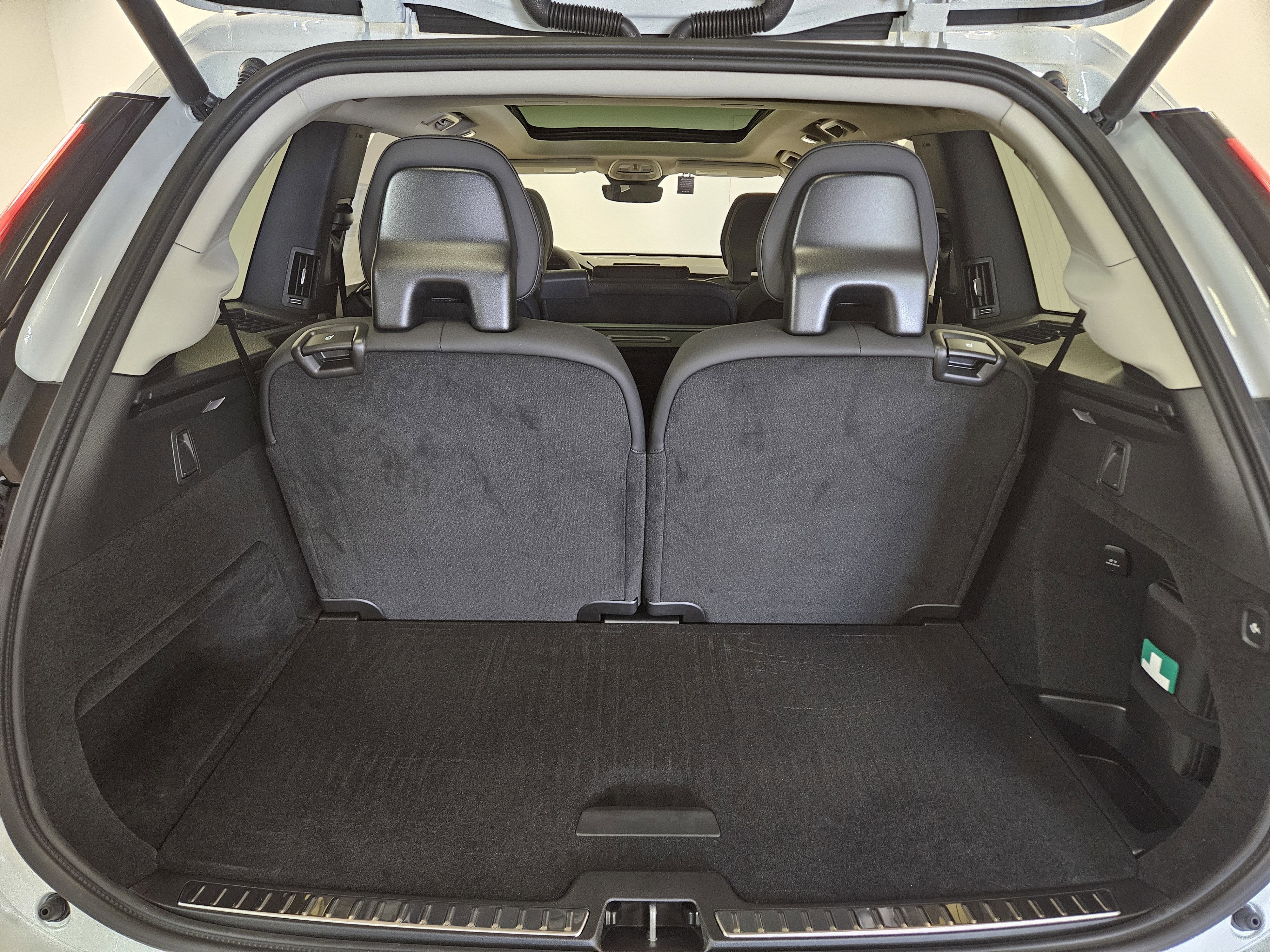 2025 Volvo XC90 Plug-In Hybrid Plus