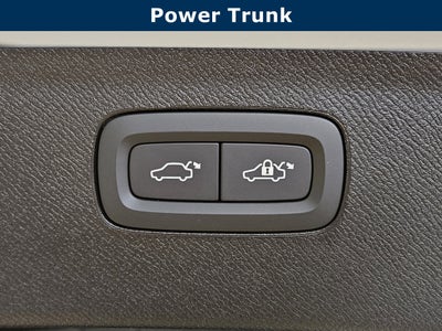 2025 Volvo XC90 Plug-In Hybrid Plus