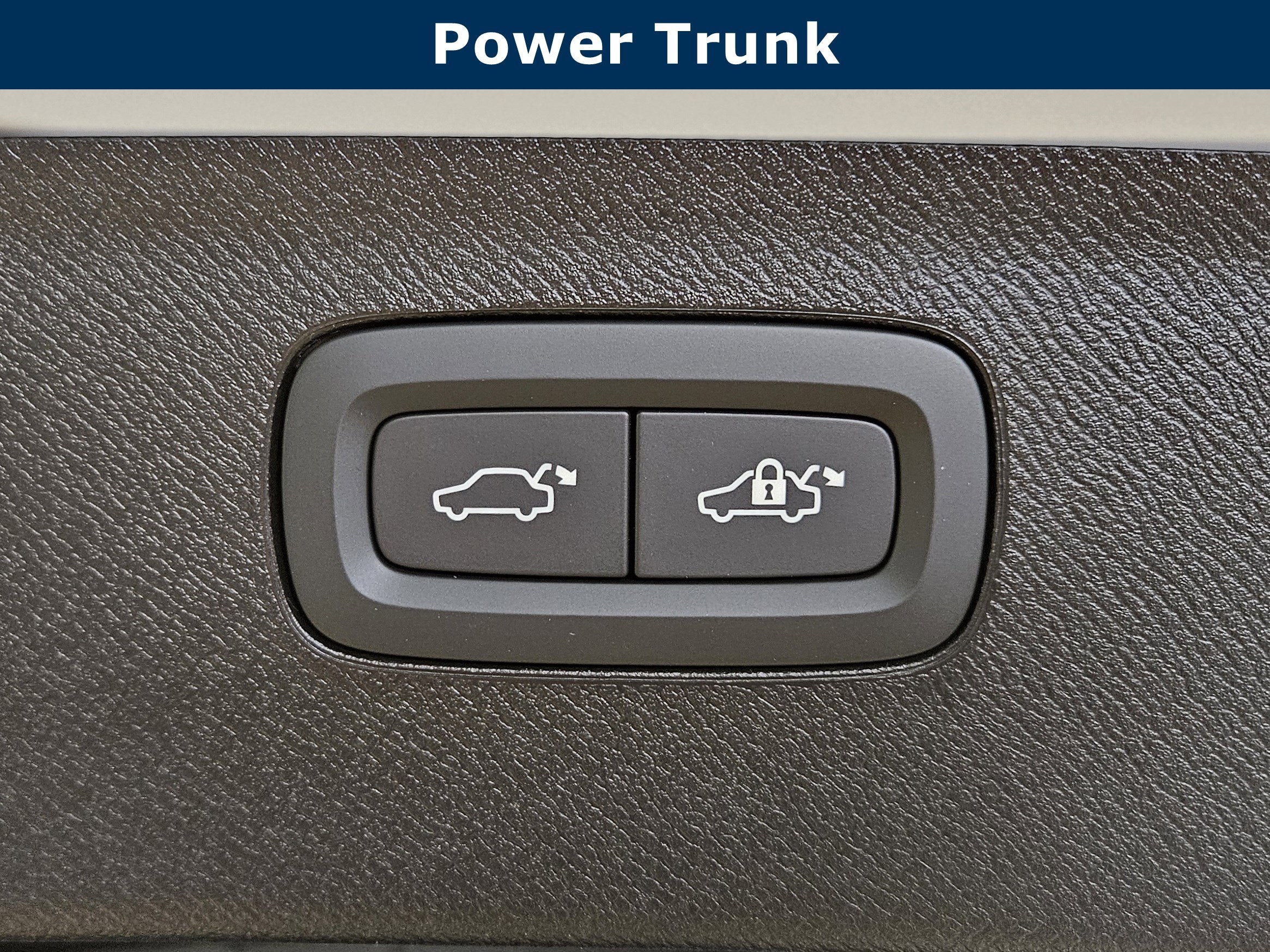 2025 Volvo XC90 Plug-In Hybrid Plus