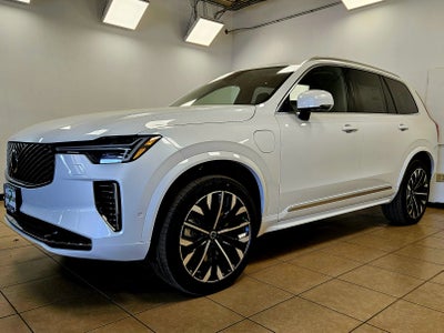 2025 Volvo XC90 Plug-In Hybrid Plus