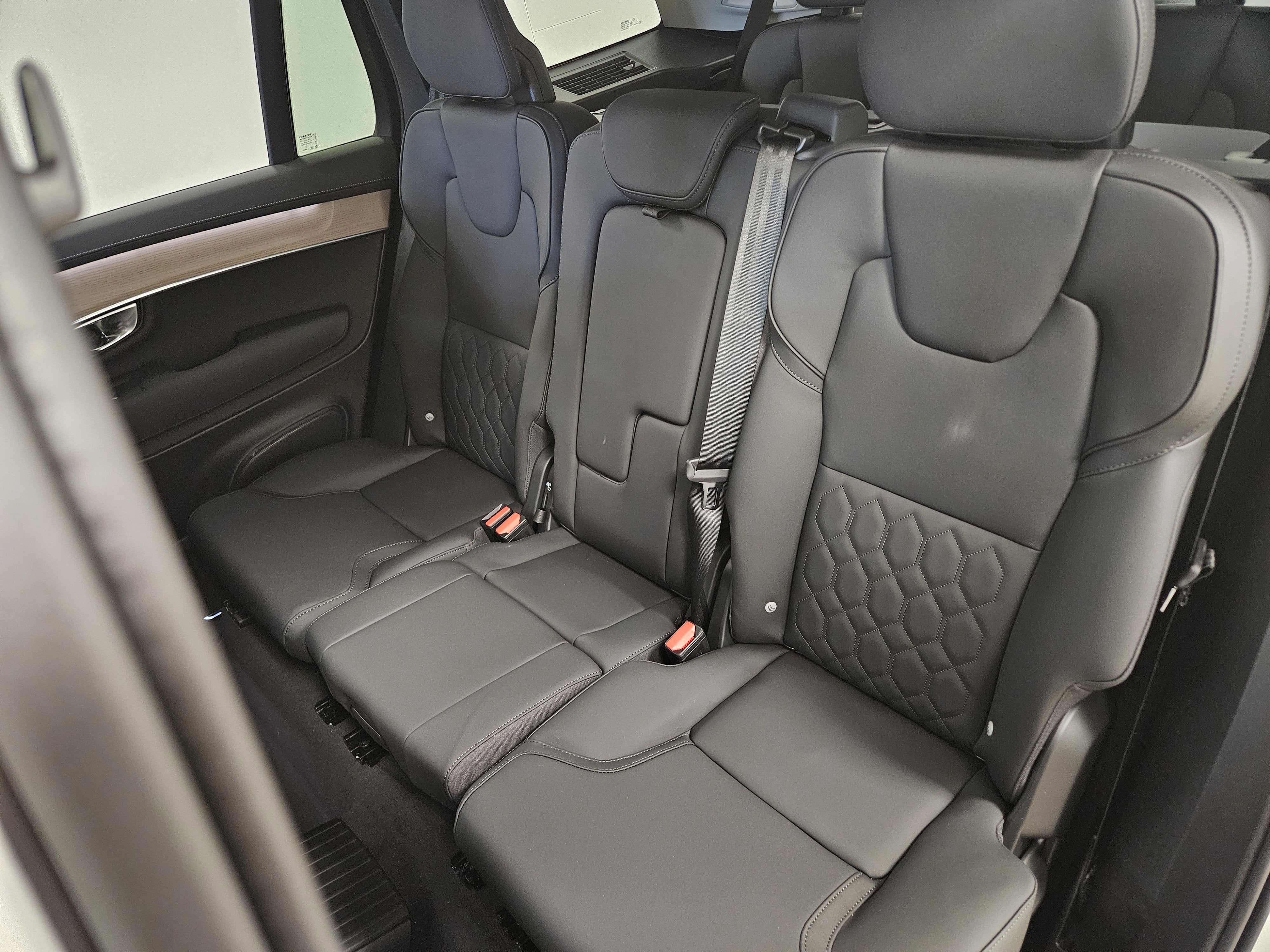 2025 Volvo XC90 Plug-In Hybrid Plus