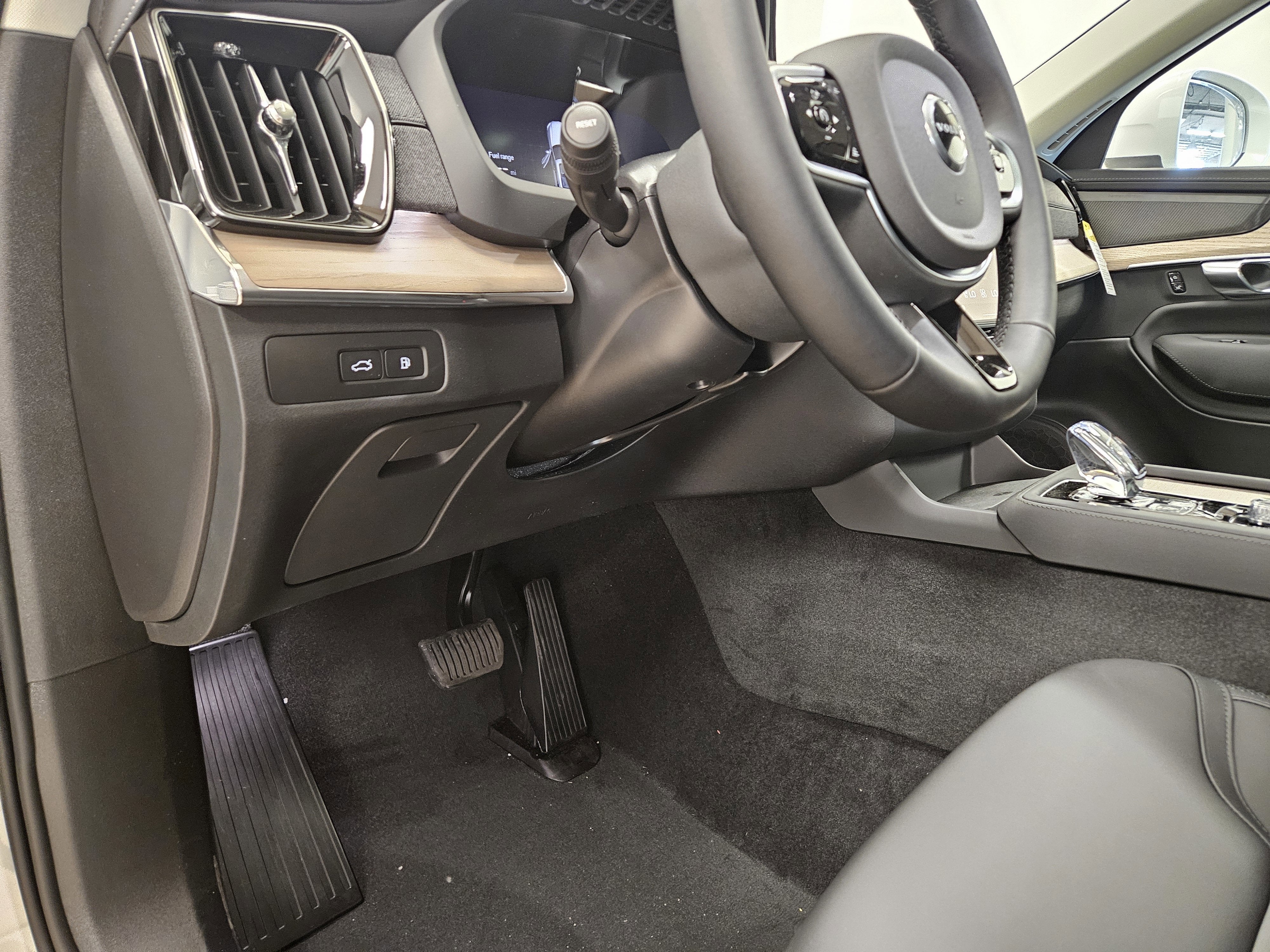 2025 Volvo XC90 Plug-In Hybrid Plus