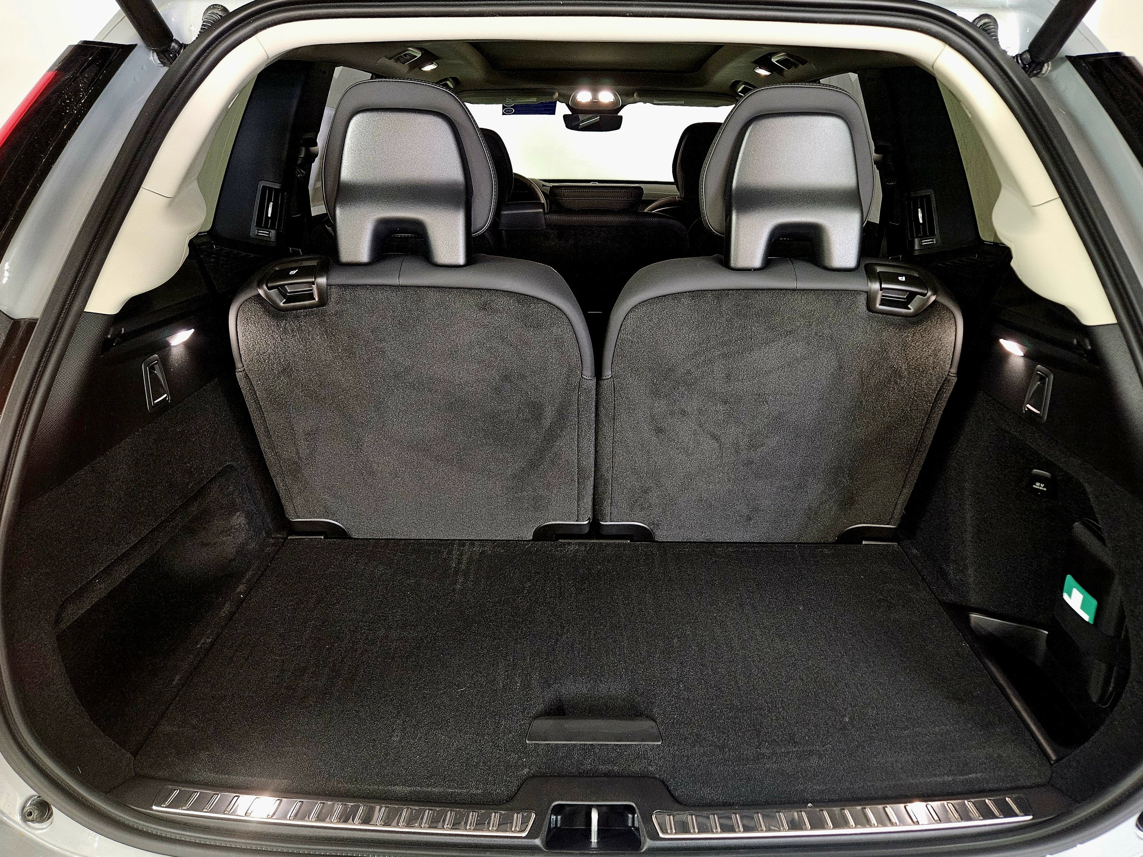 2026 Volvo XC90 Plug-In Hybrid Plus