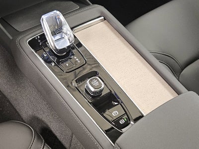 2026 Volvo XC90 Plug-In Hybrid Plus